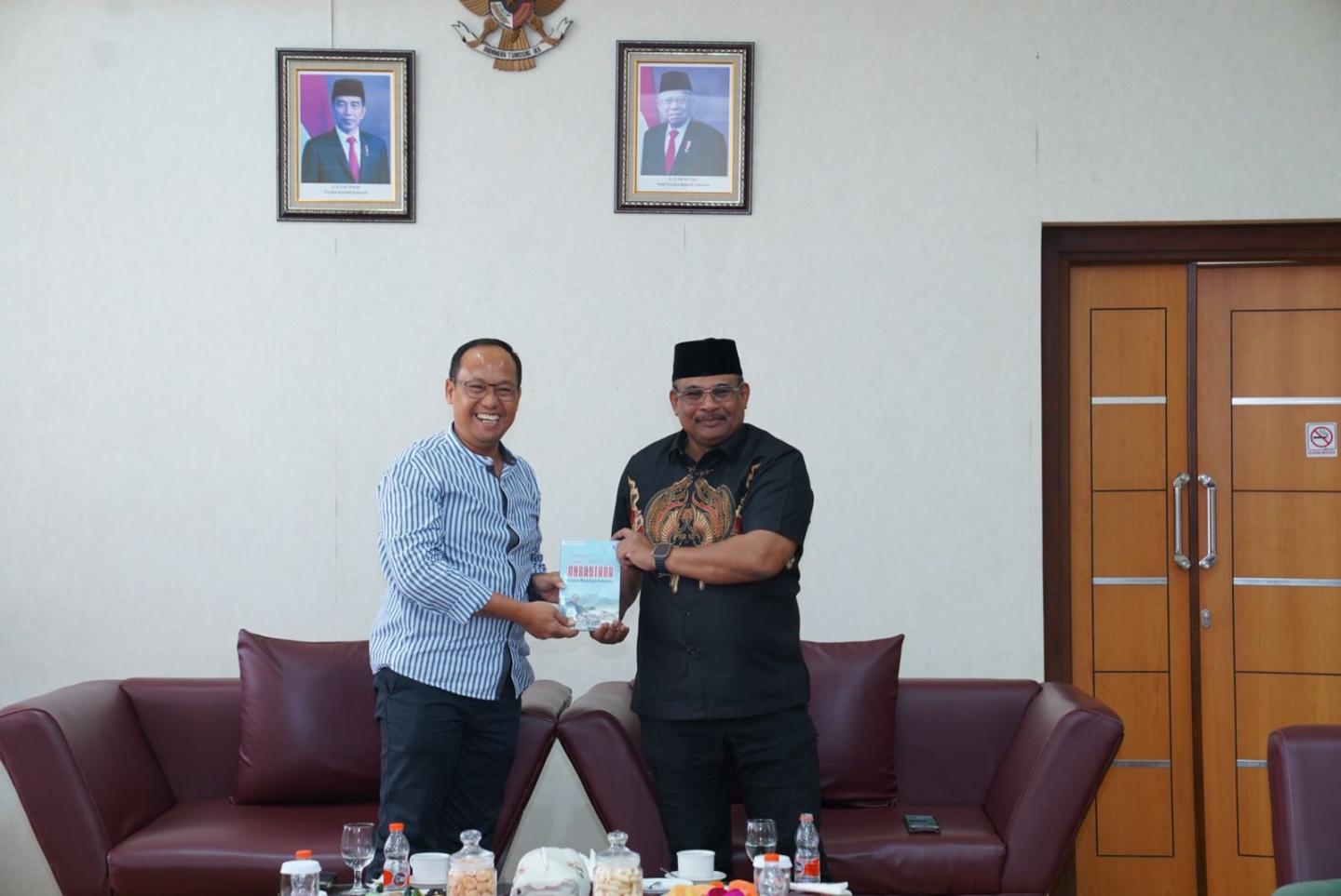 Pj Gubernur Sugito Antar Safrizal ZA Emban Tugas Baru