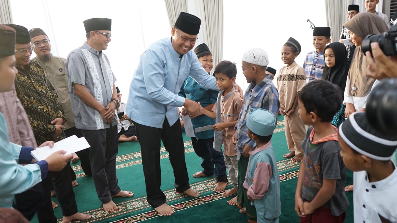 Pererat Silaturahmi, Pj Gubernur Sugito Buka Puasa Bersama di Rumah Dinas Bupati Belitung