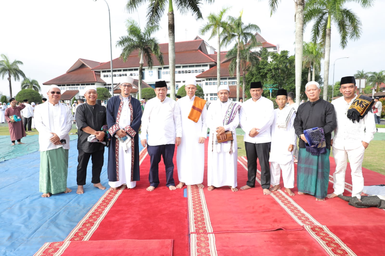 Khusyuk dan Syahdunya Salat Idulfitri 1446 H di Halaman Kantor Gubernur Babel
