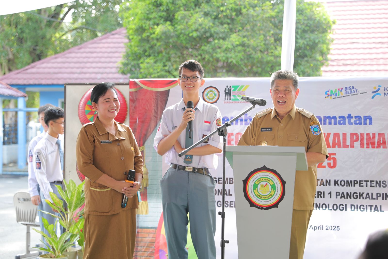 Gubernur Hidayat Arsani: SMK Negeri 1 Pangkalpinang Ikon Mitra Bisnis