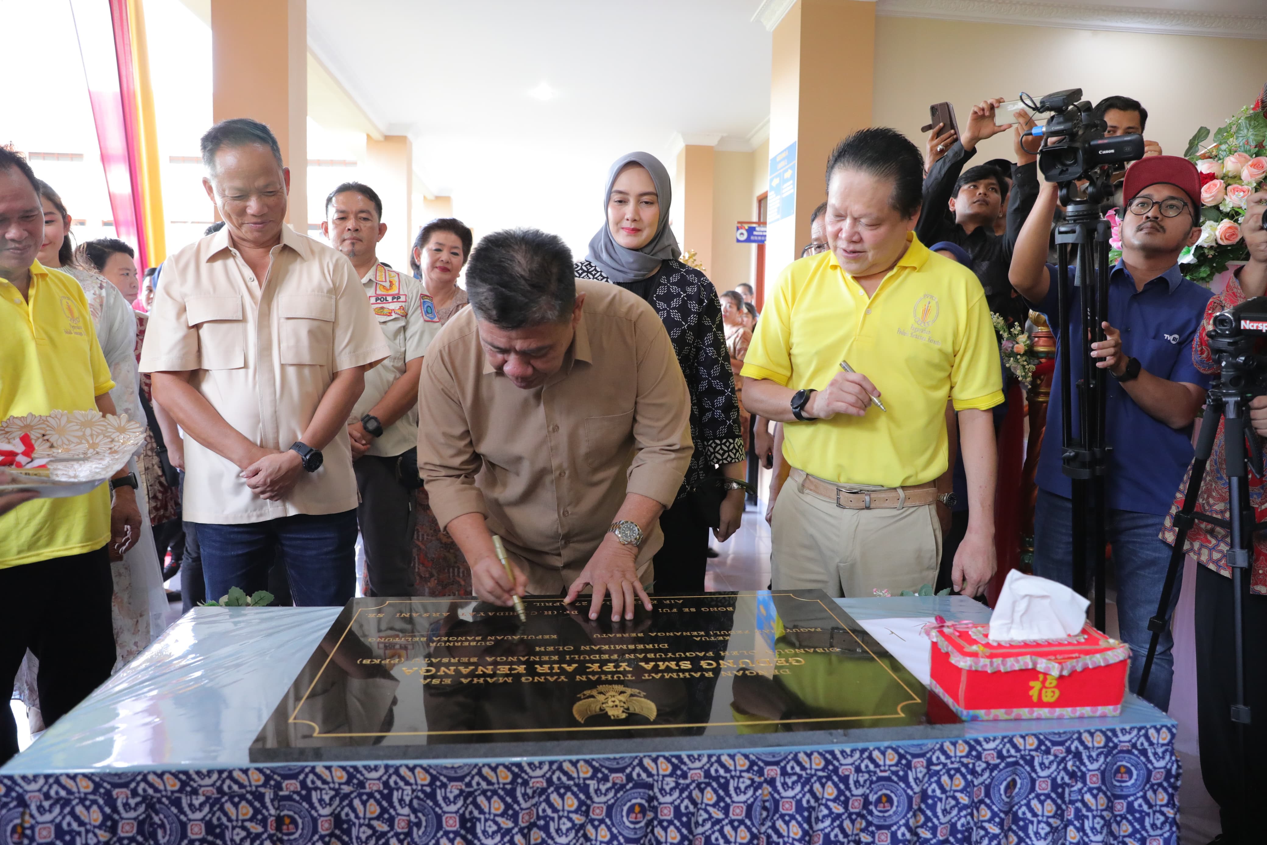 Resmikan Gedung SMA YPK Air Kenanga, Gubernur Hidayat Arsani Tegaskan Komitmen Majukan Pendidikan Babel