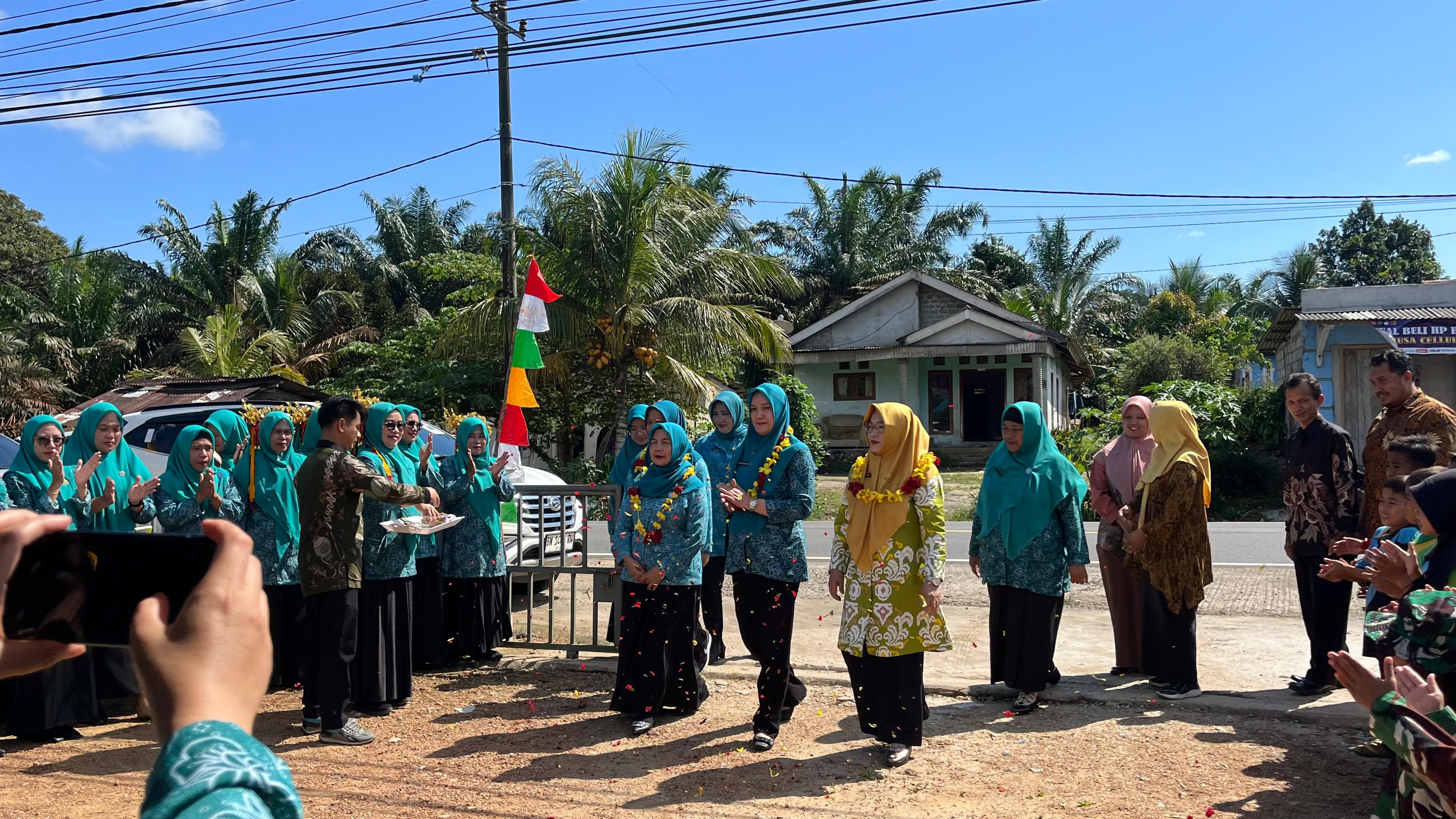 Peringatan Hari HKG PKK ke-53 tingkat Provinsi Tahun 2025, TP PKK Babel Lakukan Penilaian di Bangka Barat