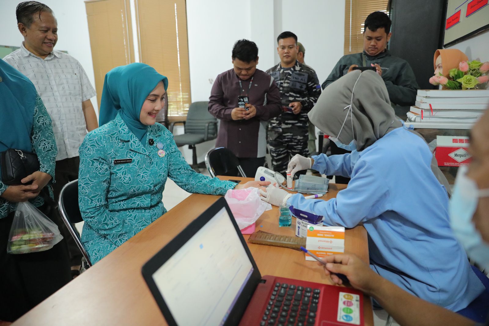 Noni Hidayat Arsani Donorkan Darah, Ungkap Rasa Bahagia Bisa Bantu Sesama