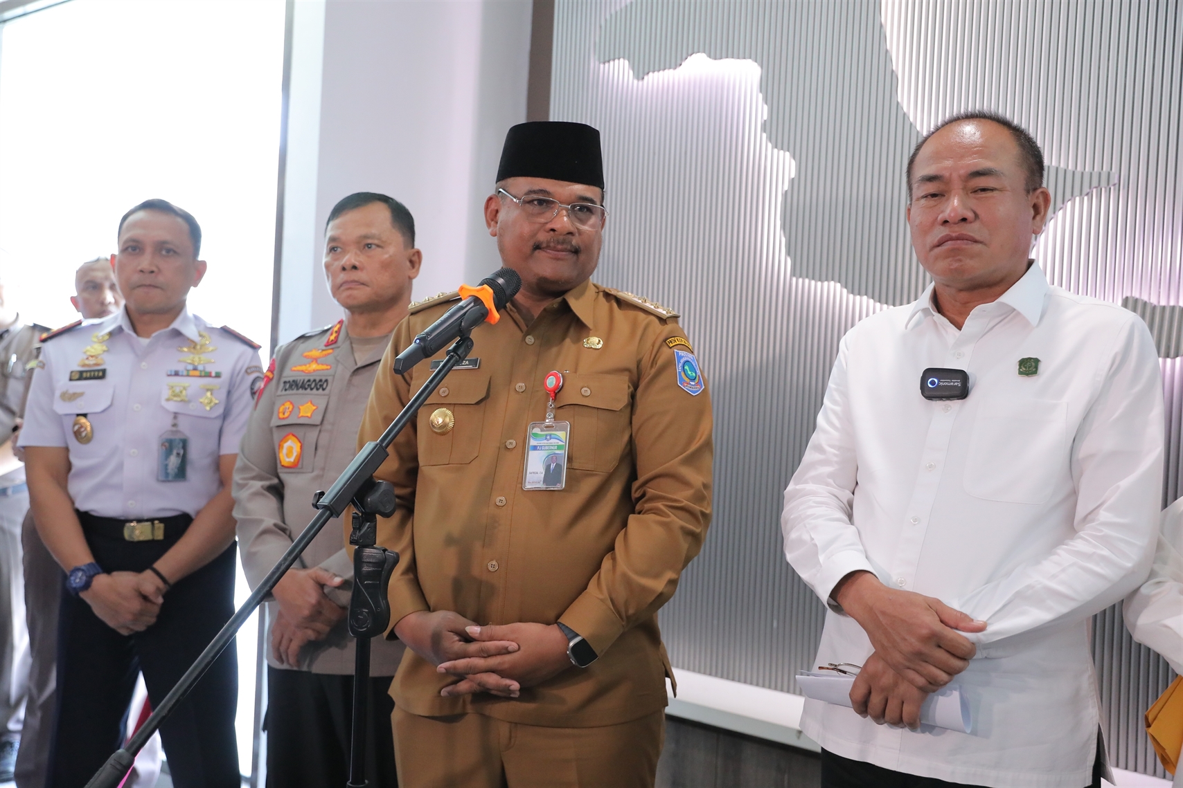 PJ Gub Rapat Koordinasi Tata Kelola Benda Sitaan Perkara Tindak Pidana Korupsi di Wilayah Izin Usaha Pertambangan (IUP) PT. Timah Tbk Provinsi Kepulauan Bangka Belitung di Ruang Pasir Padi Kantor Gubernur