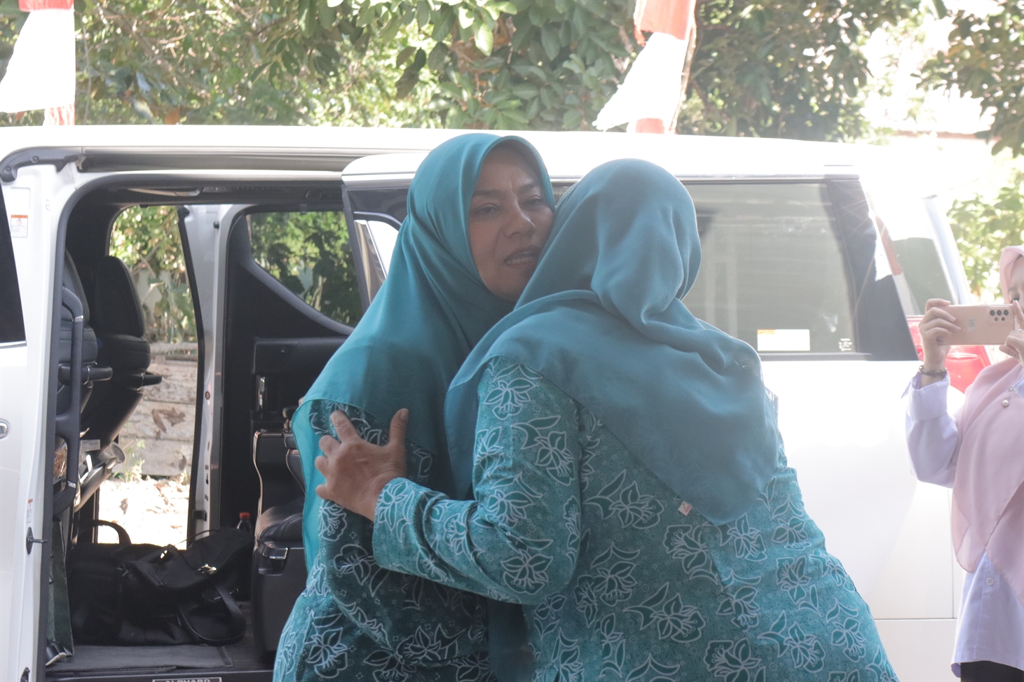 Pj. Ketua TP PKK Prov. Kep. Babel Safriati Safrizal memimpin rangkaian penilaian Lomba Hari Kesatuan Gerak (HKG) ke-52 PKK Tingkat Provinsi di Desa Deniang