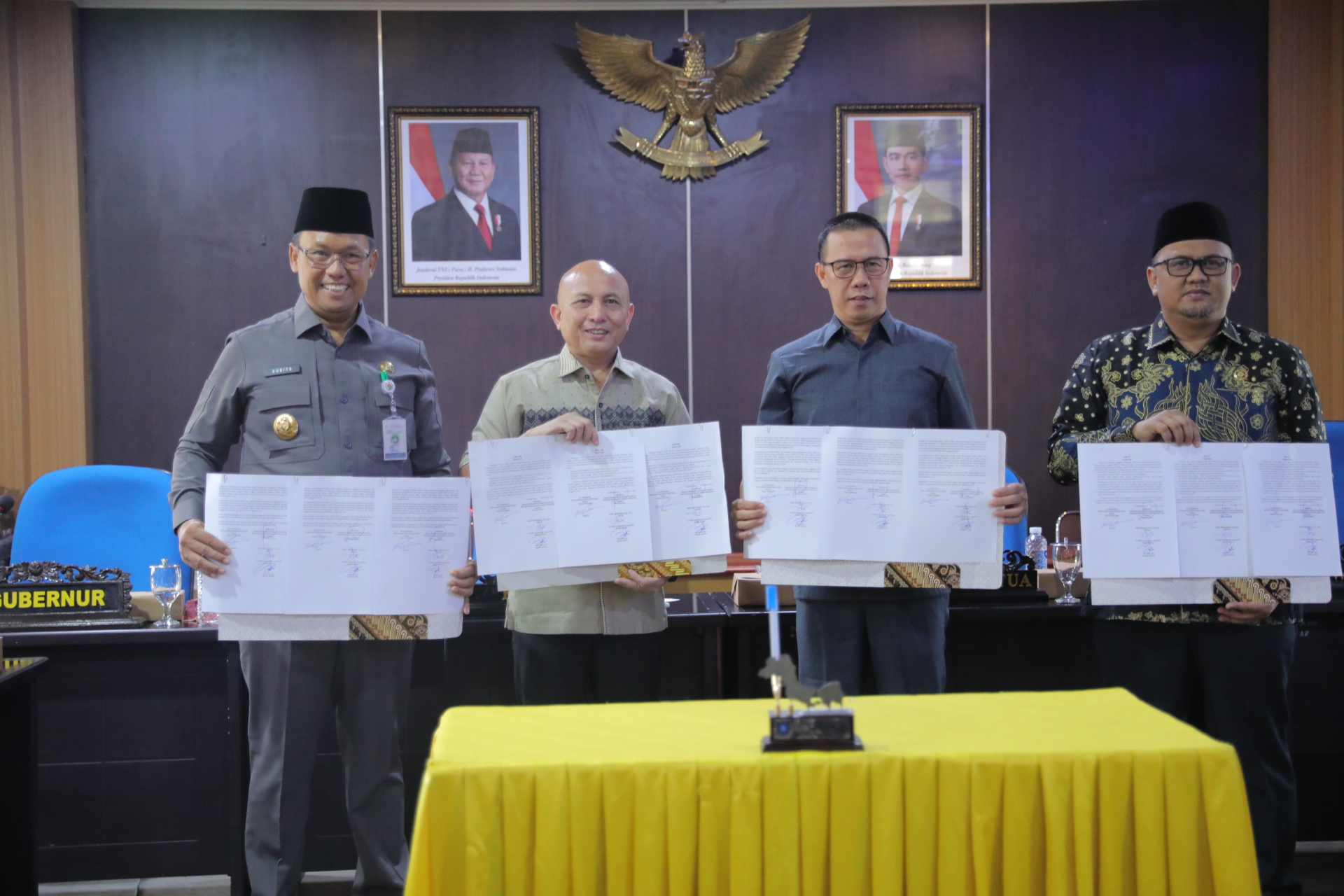 PJ Gubernur Sugito dan Pimpinan DPRD Babel Teken MoU KUA-PPAS APBD 2025