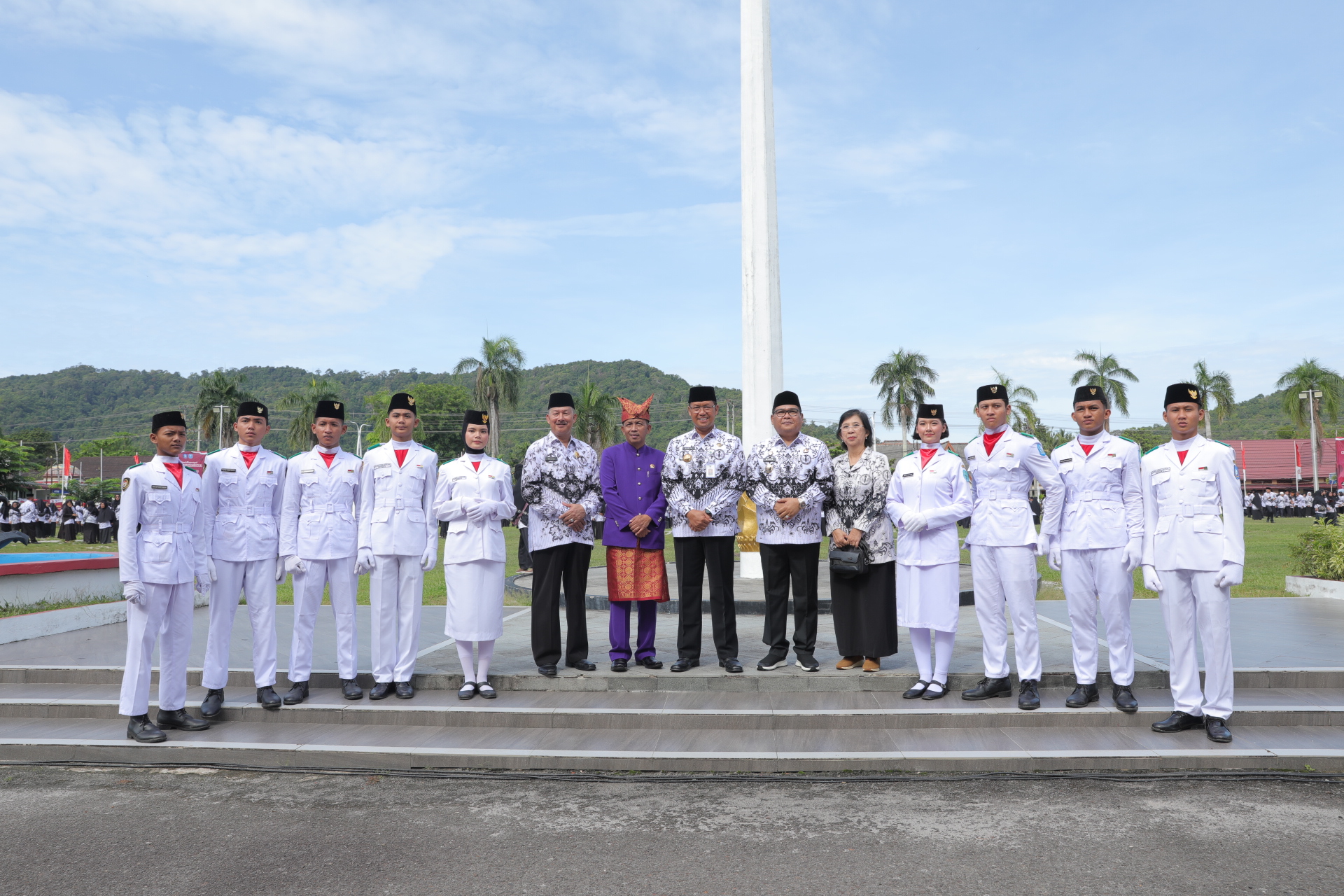 Upacara Bendera Dalam Rangka Peringatan Hari Guru Nasional dan Hari Ulang Tahun PGRI ke-79