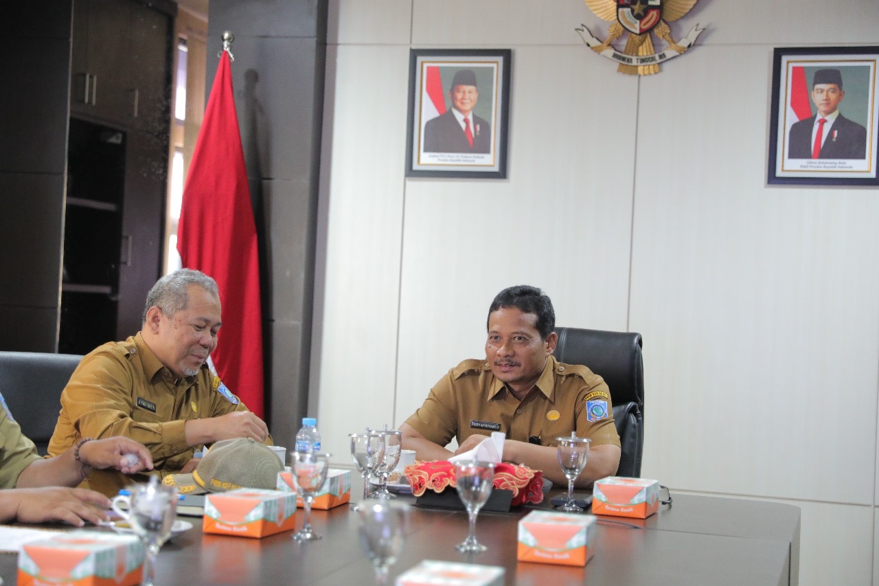 Rapat Pengendalian Inflasi Dalam Rangka Membahas Langkah Kongkret Pengendalian Inflasi Di Daerah Tahun 2024 Secara Virtual Melalui Aplikasi Zoom