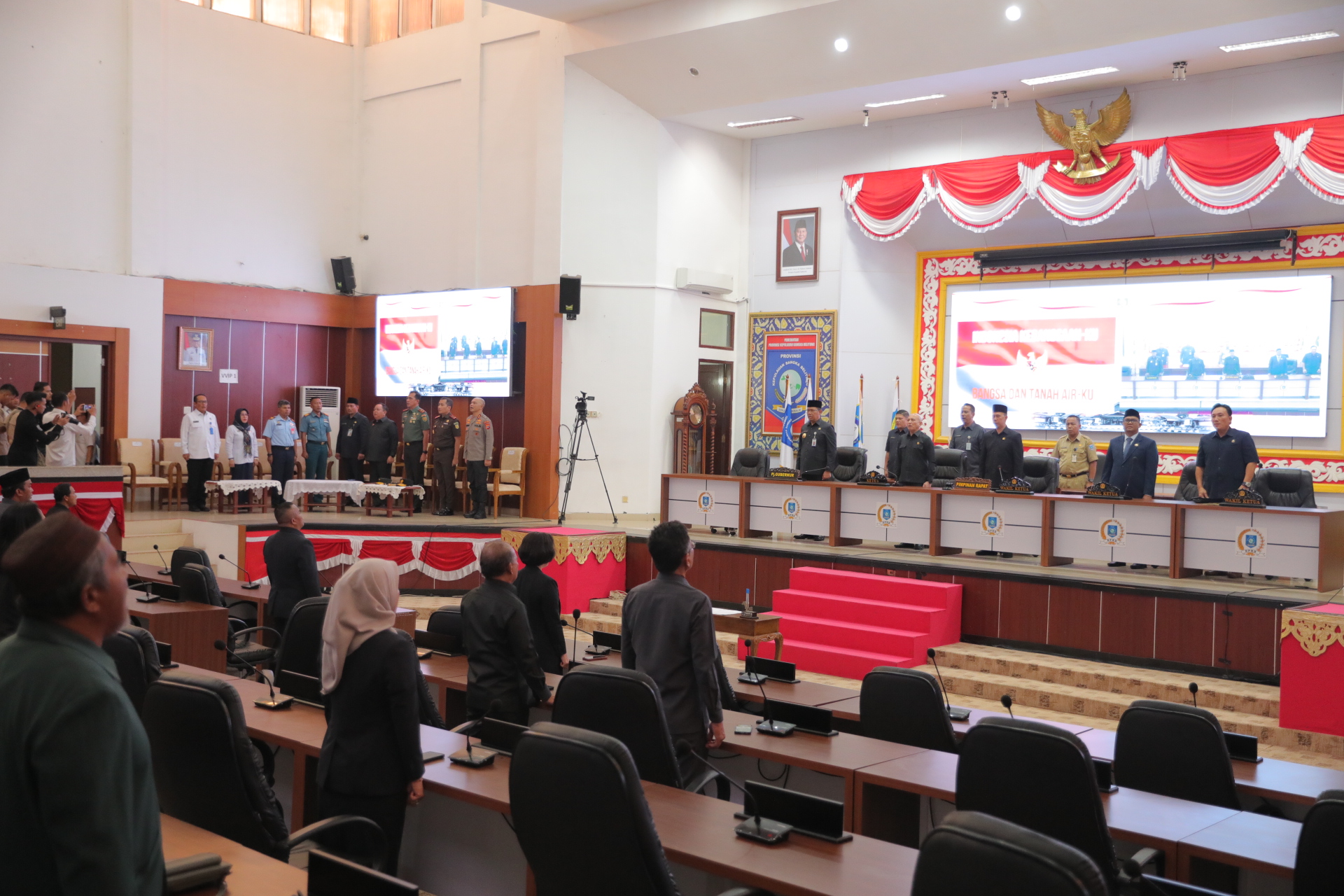 Rapat paripurna pengumuman usulan pengesahan dan pelantikan Paslon Gubernur dan Wakil Gubernur prov kep Babel di DPRD